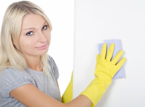 End-of-tenancy deep clean preparation in a Hackney flat